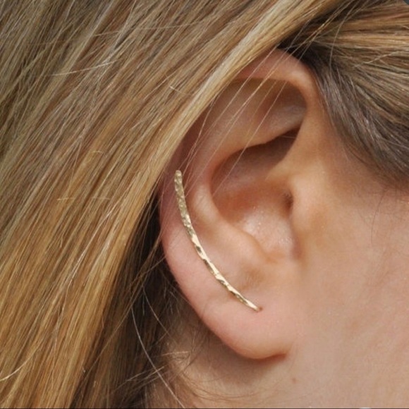 Jewelry - 💁♀️GOLD EAR CRAWLER EARRINGS 💁♀️ Jewelry - 💁♀️GOLD EAR CRAWLER EARRINGS 💁♀️